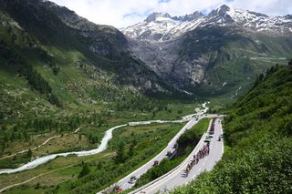 Tour de Suisse stage 5: the break of 39 on the early Furka Pass