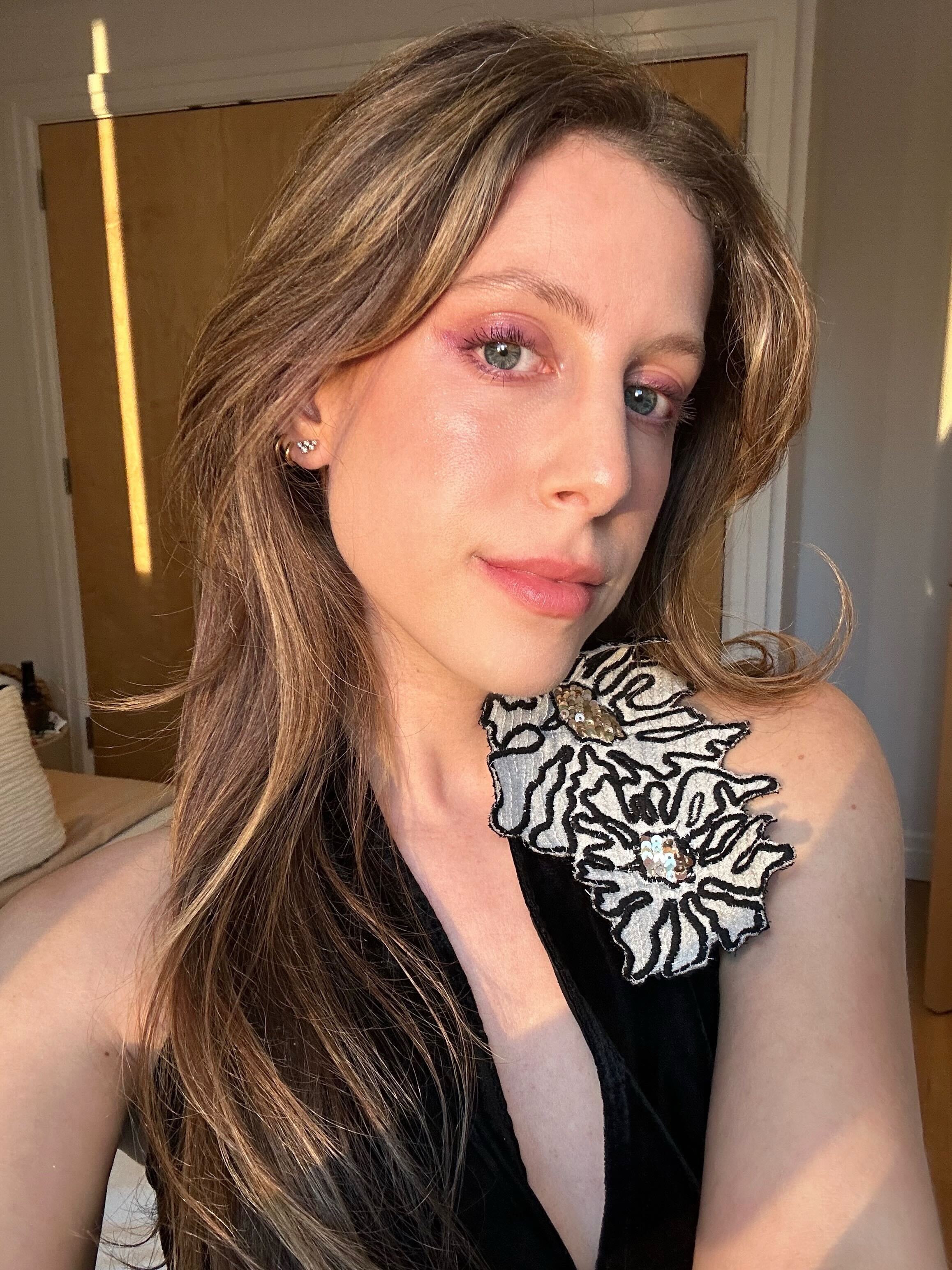 Jamie Schneider testing the best eye shadows for blue eyes