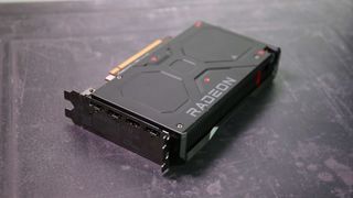 AMD Radeon RX 7600 backplate and video outputs