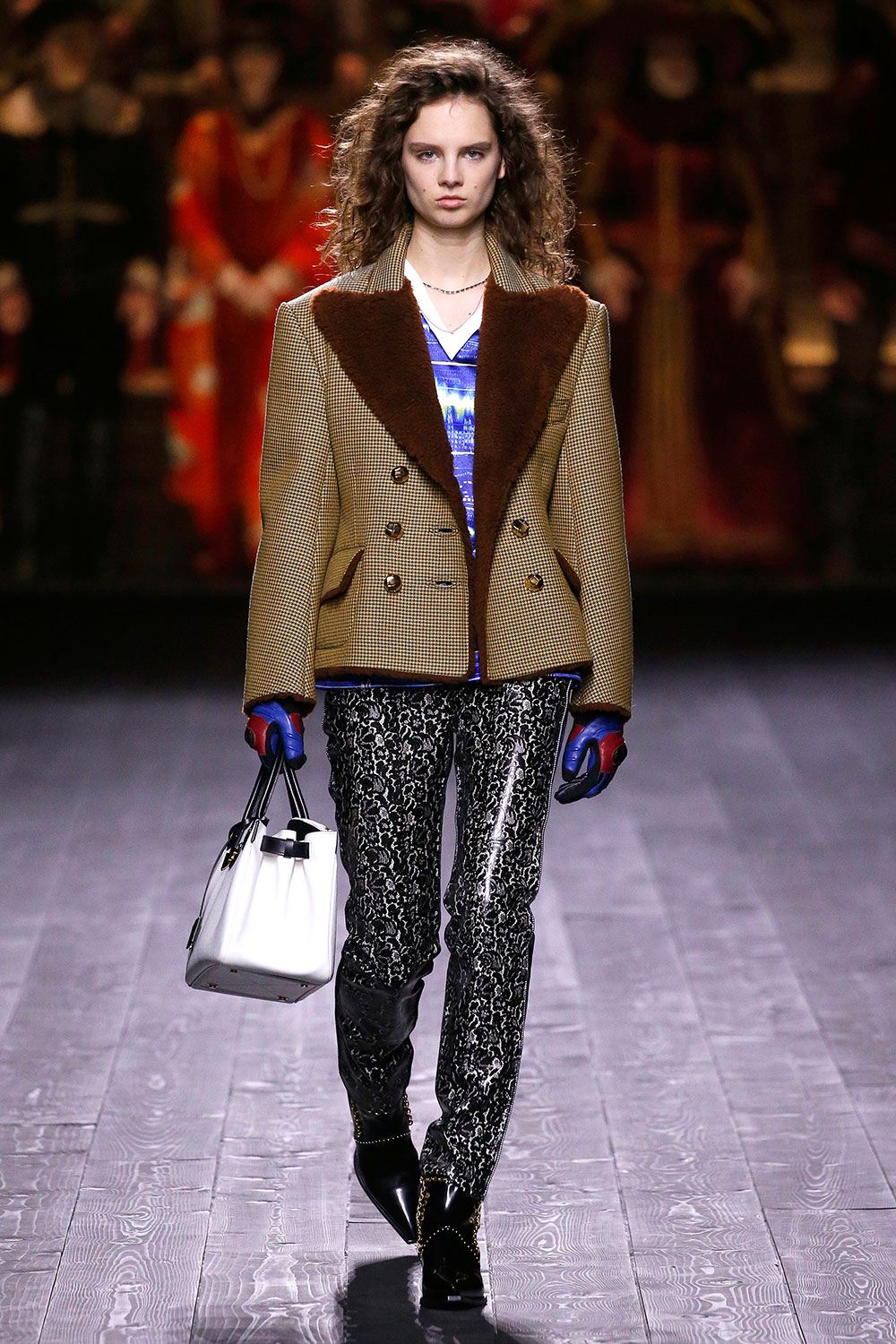 Louis Vuitton makes us travel through time at Paris Fashion Week Louis ...