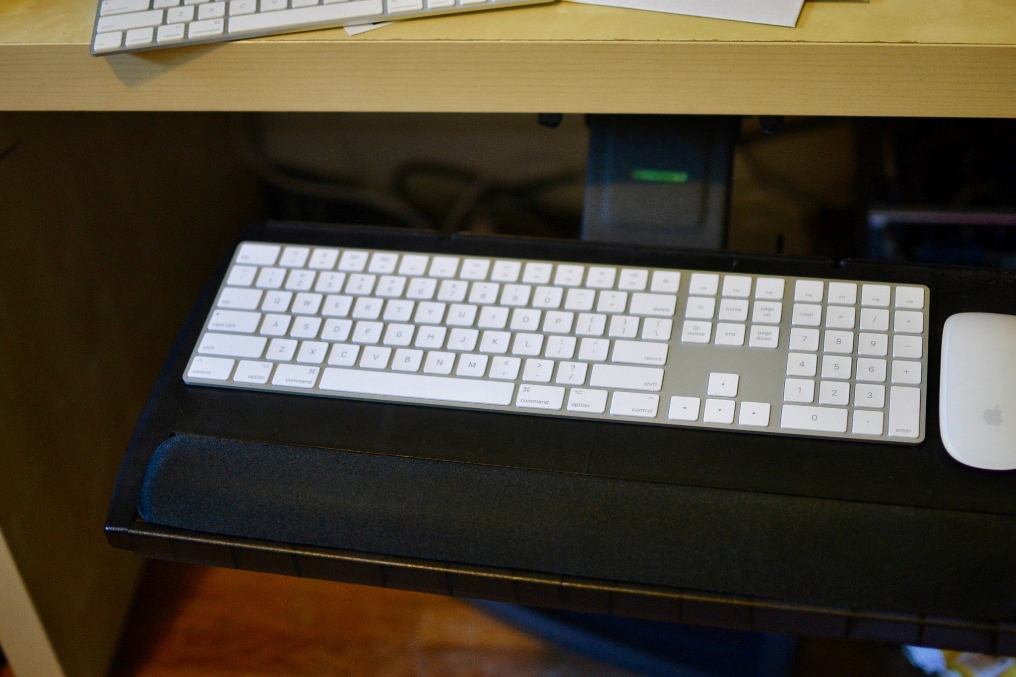 Клавиши переключения монитора. Magic Keyboard с цифровой панелью. Magic Keyboard Mac. Клавиатура эпл с цифровой панелью. Цифровой блок клавиатуры Apple.