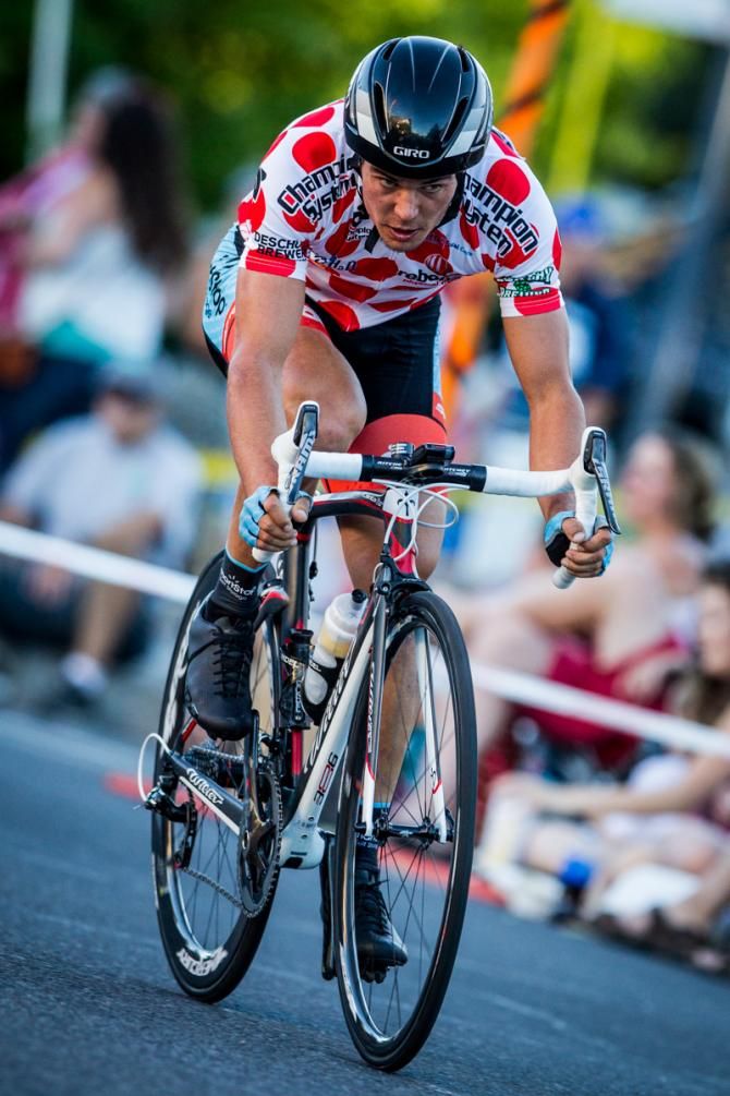 Travis McCabe (Smartstop) gets back to the break after a crash.