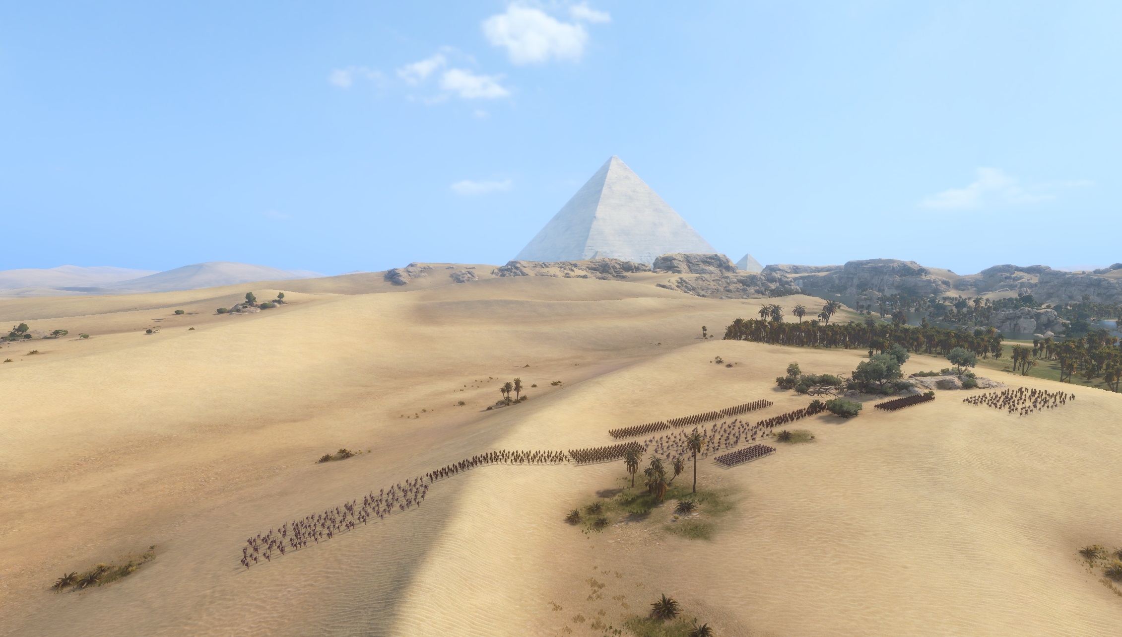 Total War: Pharaoh'da bir piramidin yakınında bir savaş