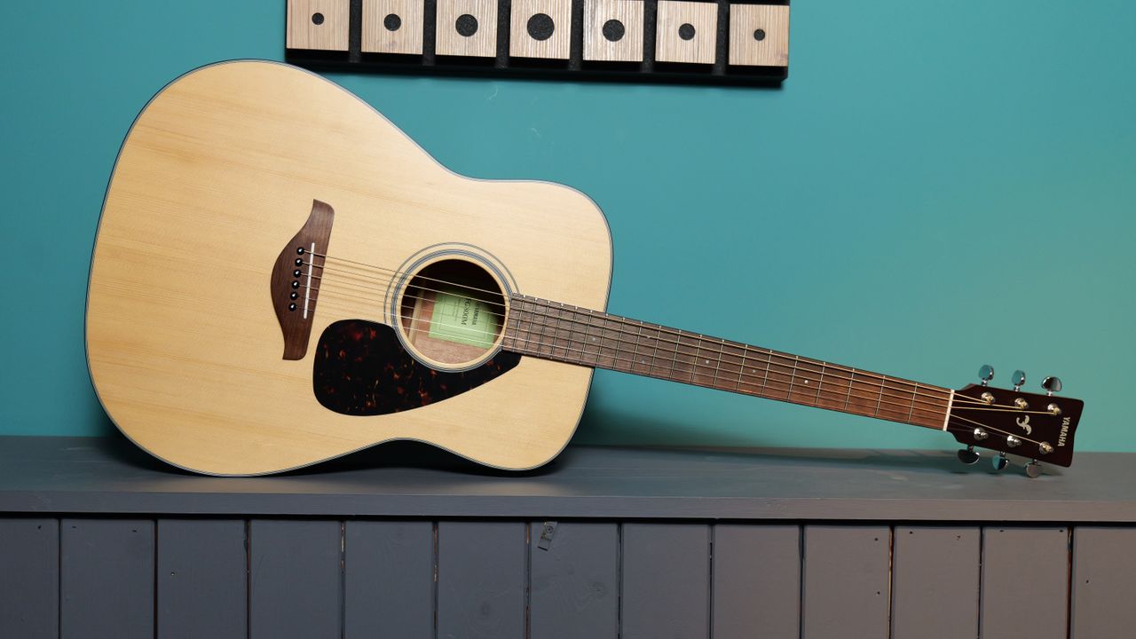 Best acoustic guitars for beginners: Yamaha FG800 beginner acoustic guitar