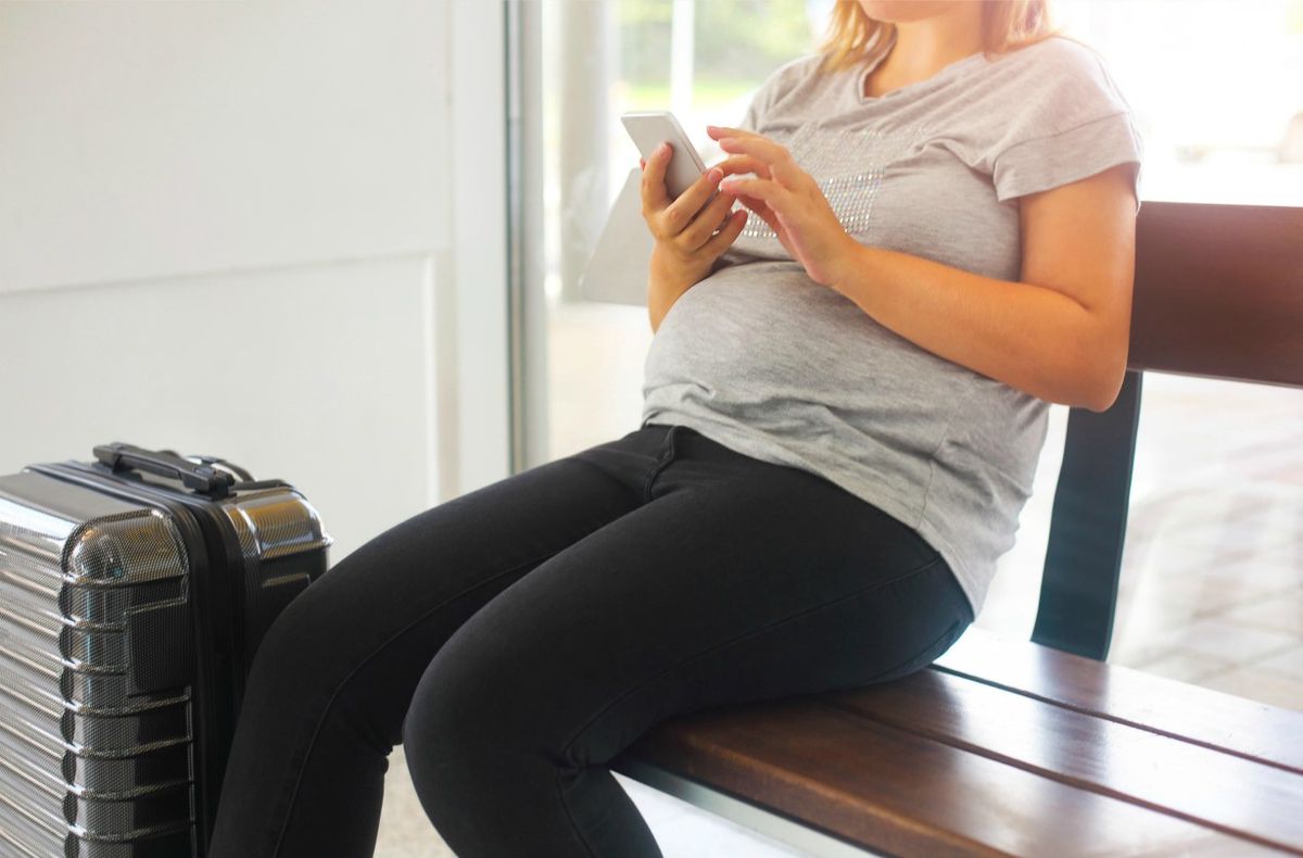 can-you-fly-when-pregnant-our-complete-guide-to-flying-when-pregant