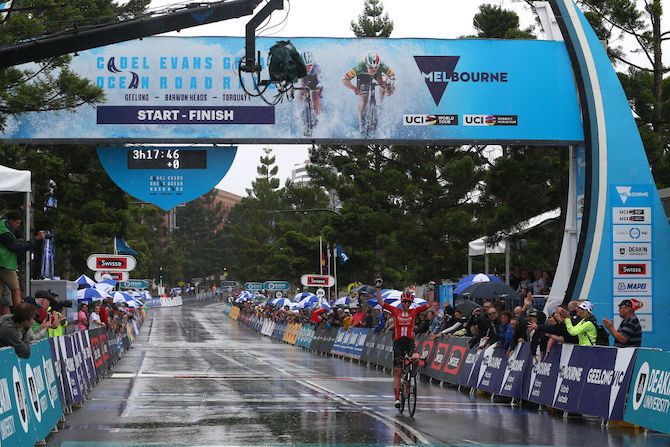 Sunweb&rsquo;s Liane Lippert defies both her competition and the rain to win the 2020 women&rsquo;s Cadel Evans Great Ocean Road Race