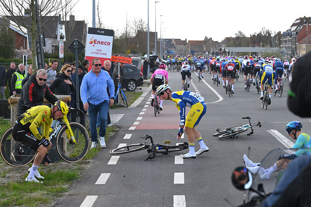 Cobbled Classics take their toll as crashes and injuries mount &ndash; Pro cycling injury list 2026