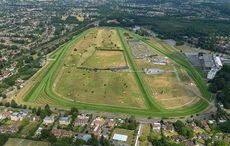 Sandown-alamy-G1R7CF.jpg