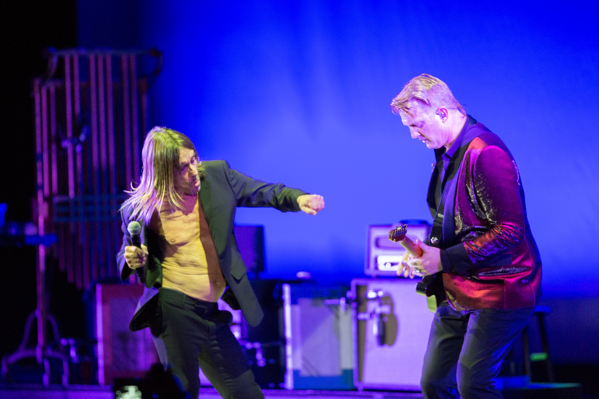NEW YORK, NEW YORK - APRIL 12: (L-R) Iggy Pop and Josh Homme perform during the Post Pop Depression tour at United Palace Theater on April 12, 2016 in New York City. (Photo by Adela Loconte/WireImage)