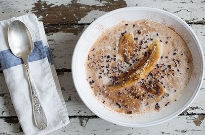 Sprouted amaranth porridge with grilled banana