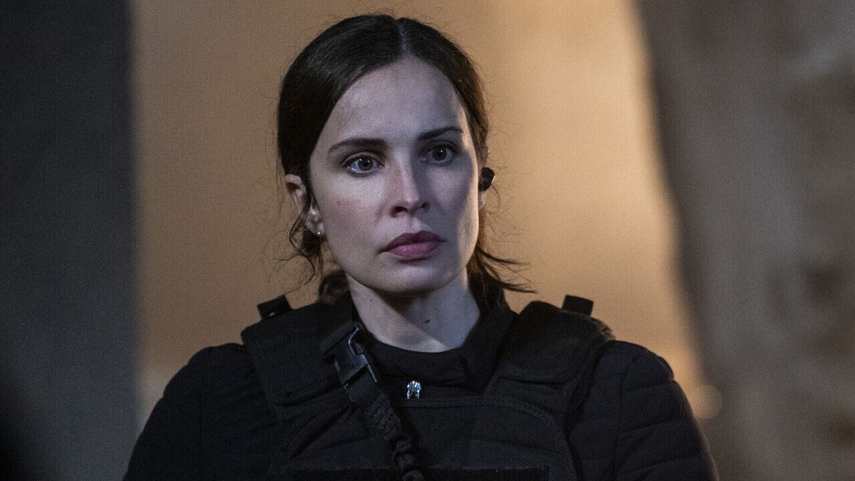 Heida Reed in FBI: International&#039;s Season 2 finale