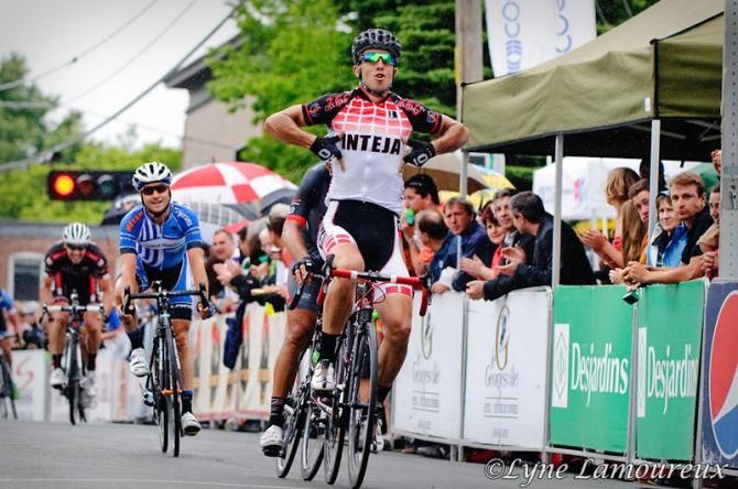 Diego Jimenez (Inteja) wins stage 6 from the break