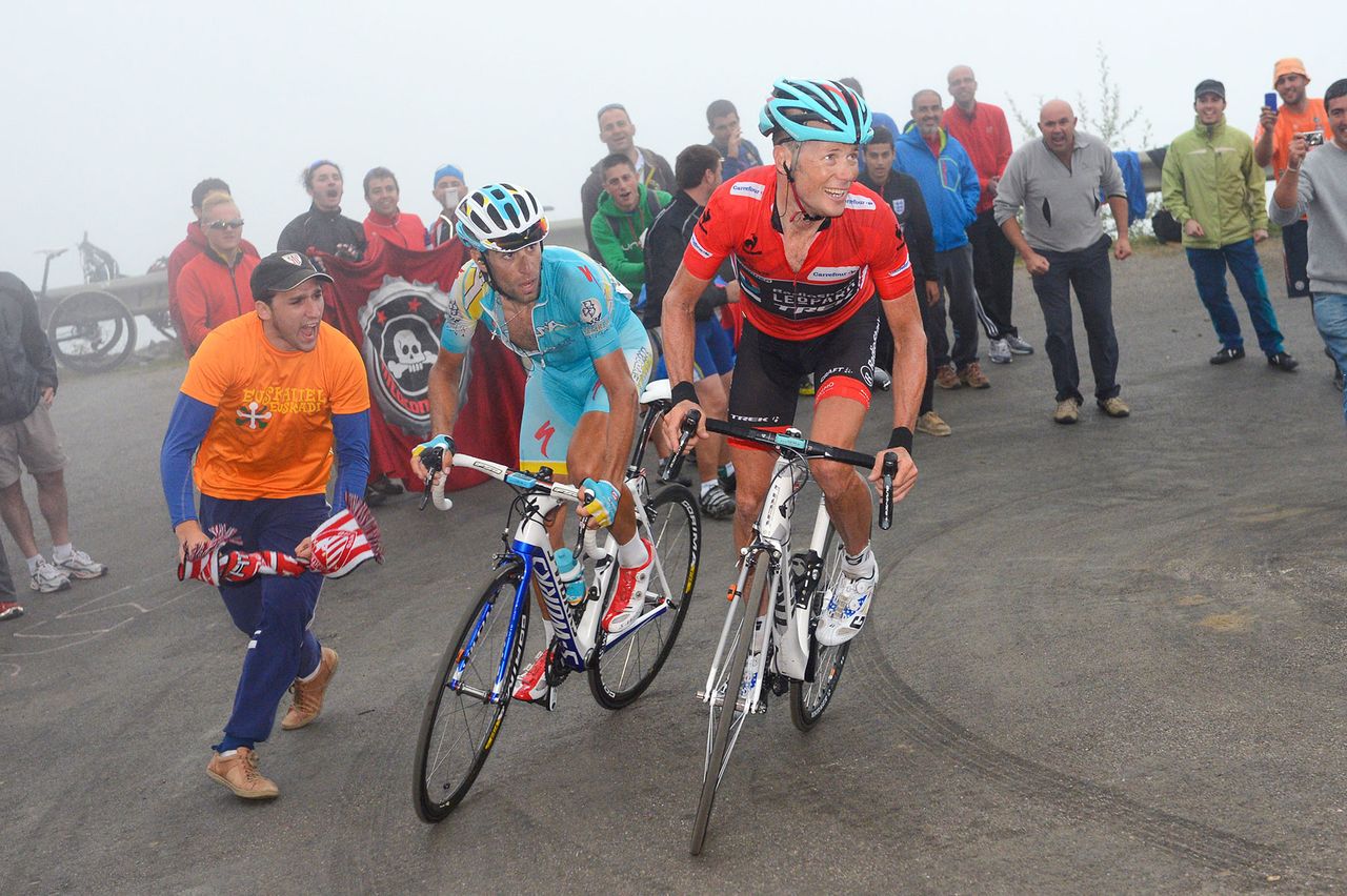 Cycling : 68th Tour of Spain 2013 / Stage 20
HORNER Christopher (USA) Red Leader Jersey / NIBALI Vincenzo (ITA)/
Aviles - Alto De Angliru 1557m (142,2km)/
Vuelta Ronde van Spanje / Rit Etape /(c)Tim De Waele