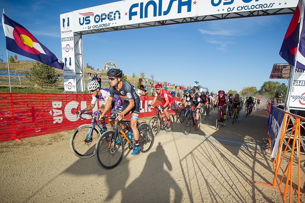 The start of the UCI Elite Men's race with Danny Summerhill (Maxxis | Shimano) and Ben Berden (WCup) going for the hole shot.