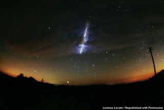 Comets from the Leonids meteor shower typically burn up and disintegrate before reaching the ground due to the small size of the meteorites. 