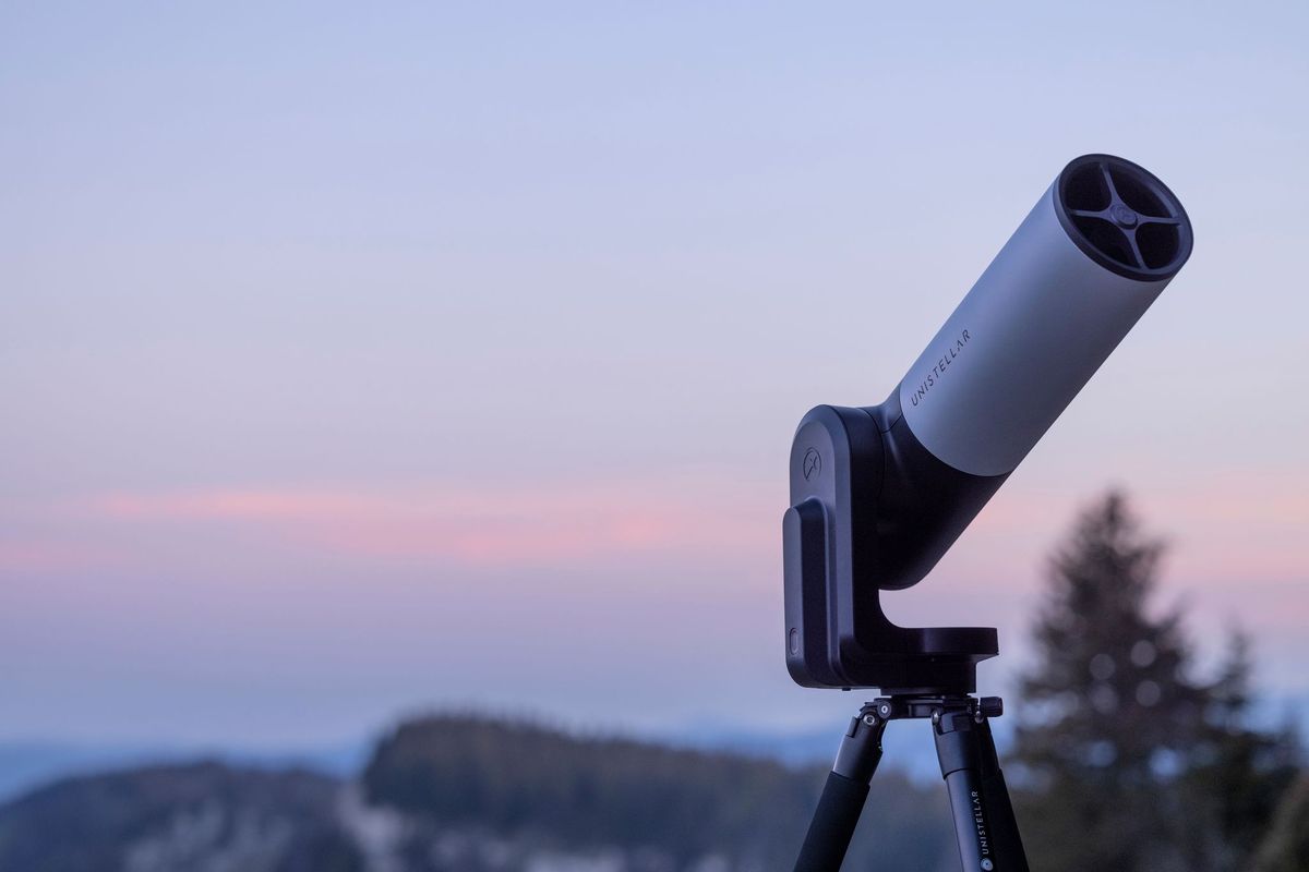 Unistellar eVscope 2 Lifestyle Picture