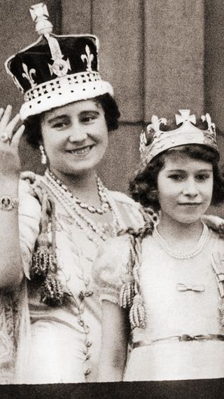 The Queen Mother wearing one of the best royal necklaces