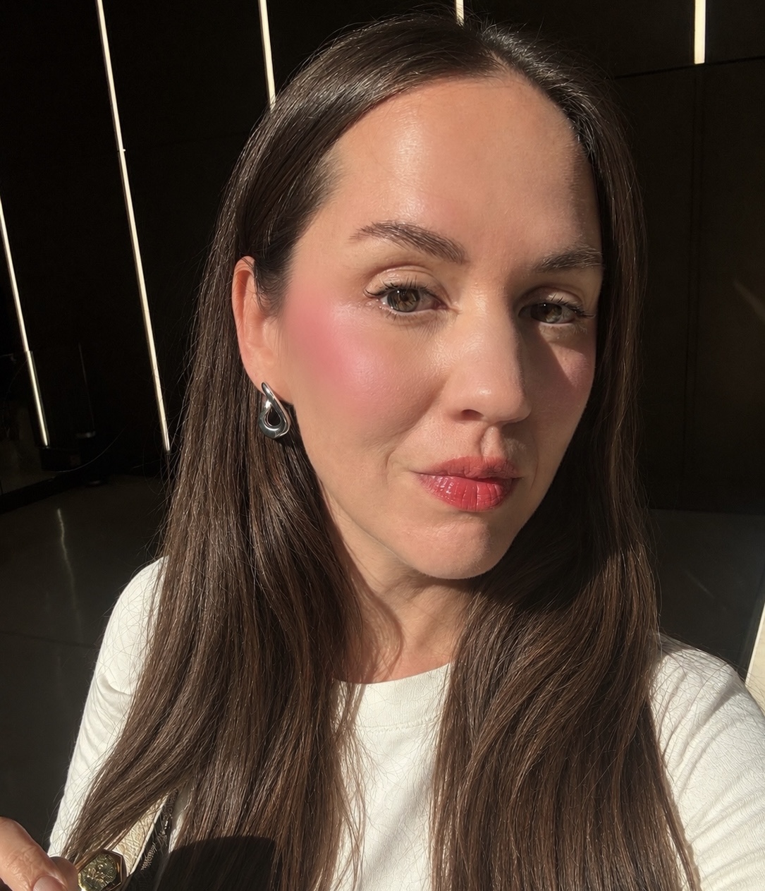 Beauty Editor Perdita Nouril trying Korean makeup products
