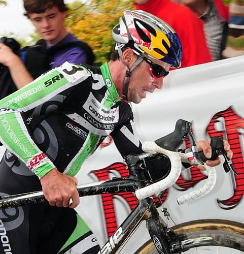 Tim Johnson (Cannondale/cyclocrossworld.com) wasted no time getting into the lead.