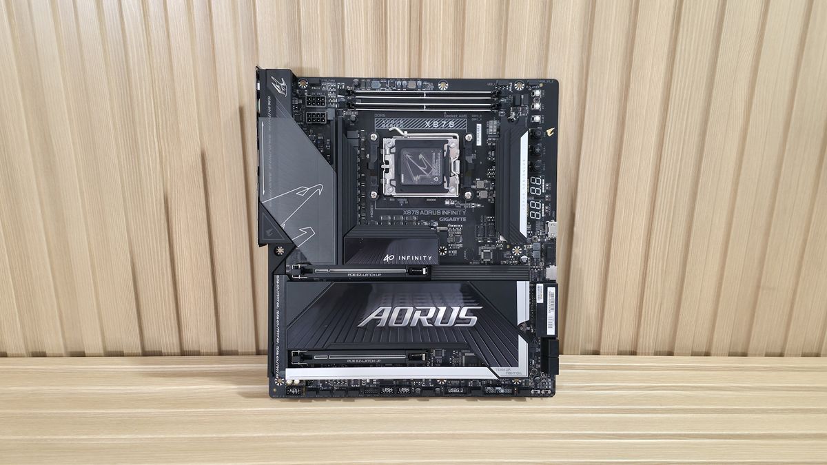 Gigabyte X870 Aorus Infinity - Board images