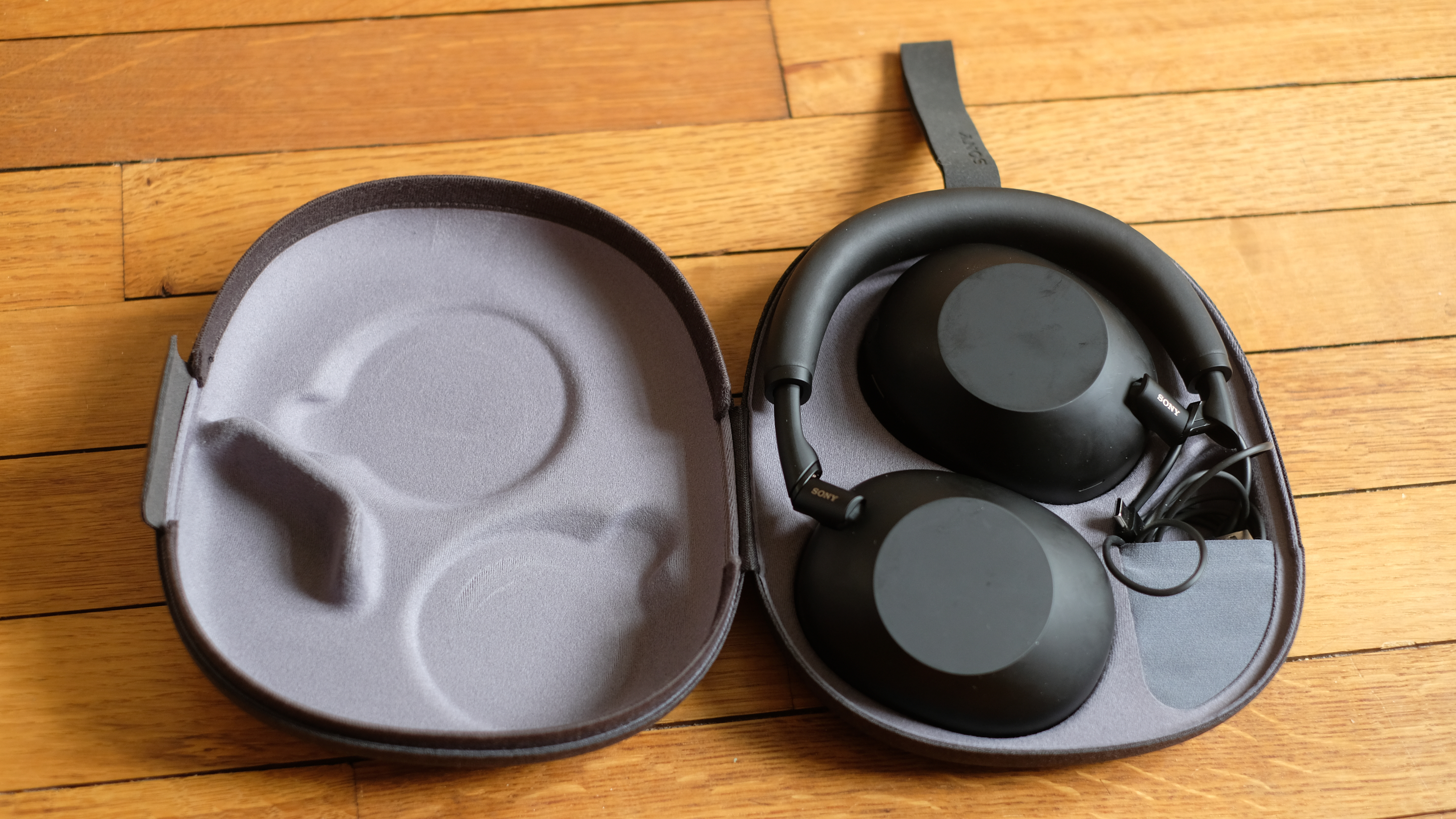 Photograph of Sony WH-1000XM6 headphones