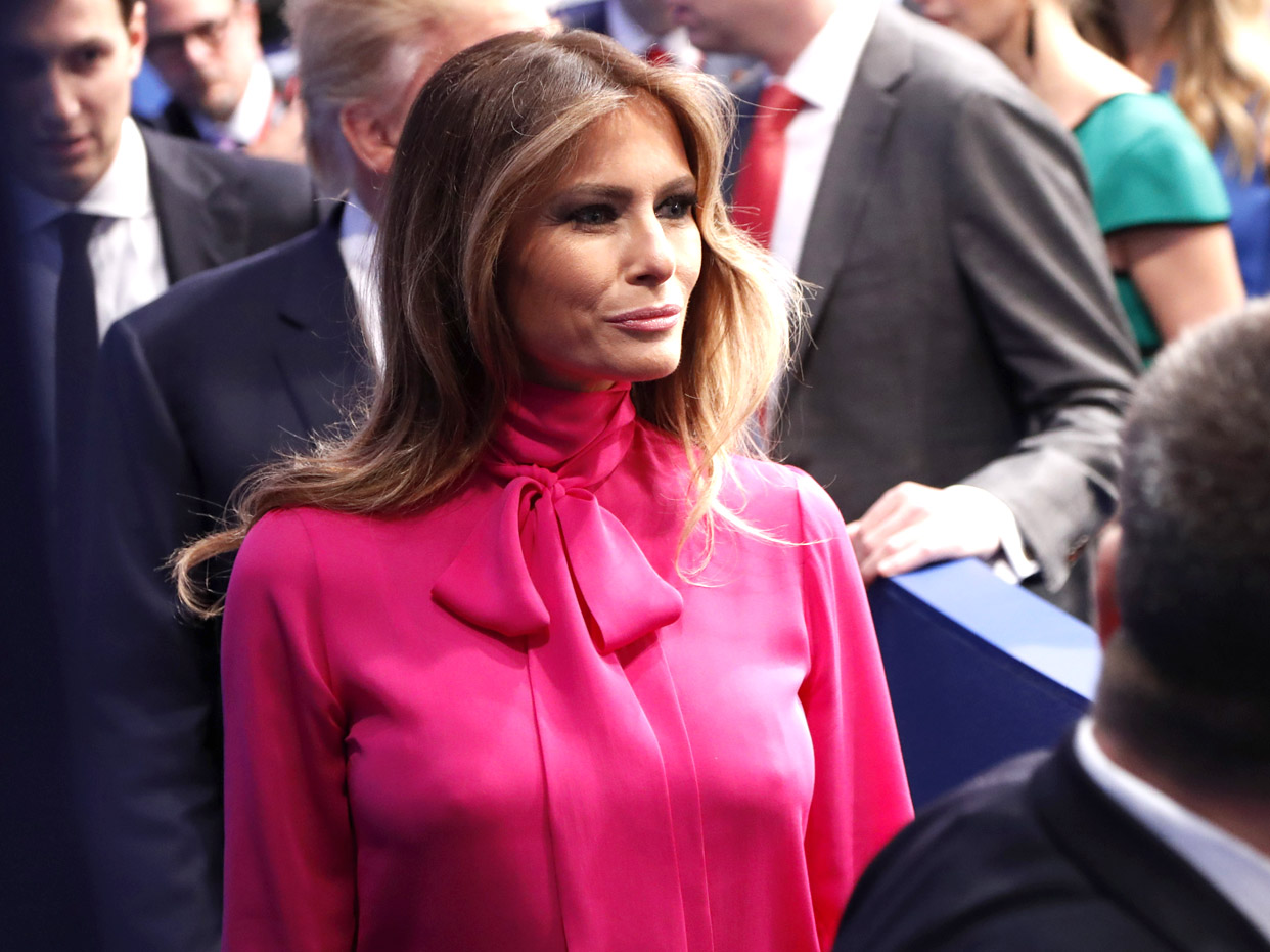 Republican nominee Donald Trump's wife Melania Trump walks away after the second presidential debate at Washington University in St. Louis, Missouri on October 9, 2016. / AFP / POOL / RICK WI