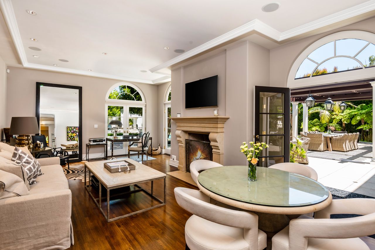 Images of 722 North Maple Drive, Los Angeles
