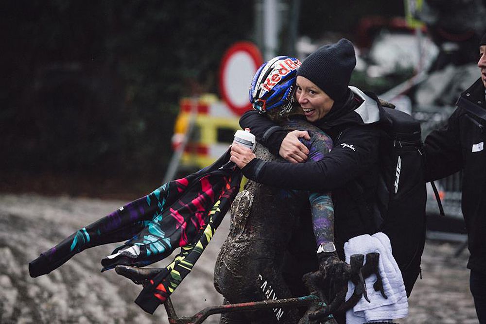 Pauline Ferrand-Prevot wins in Overisje