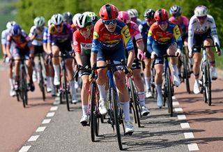 Ellen Van Dijk leads 23-rider breakaway at Amstel Gold Race