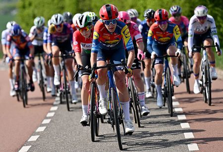 Ellen Van Dijk leads 23-rider breakaway at Amstel Gold Race