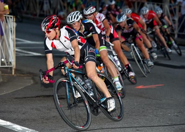 The women's field in action on the streets of Athens, Georgia during the Terrapin Twilight Criterium
