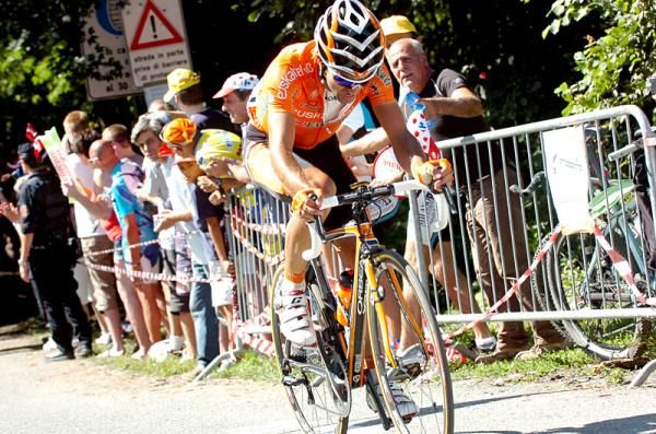 Ruben Perez (Euskaltel-Euskadi) reached the final climb alone in the lead, but would be caught and dropped by his breakaway companions on the ascent.