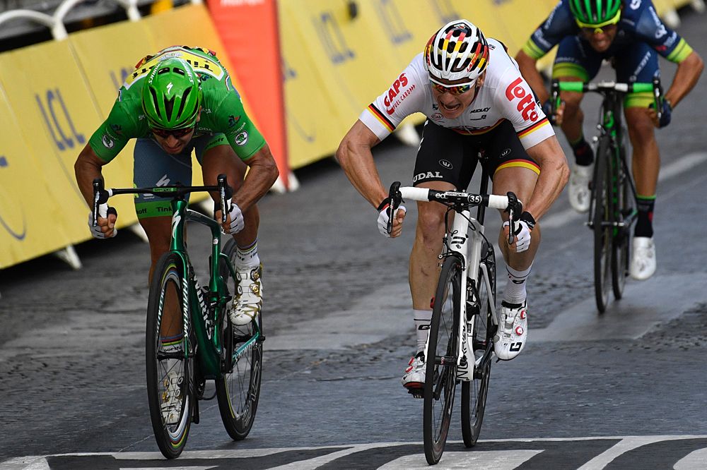 Andre Greipel (Lotto Soudal) tops Peter Sagan (Tinkoff) on the final Tour de France stage