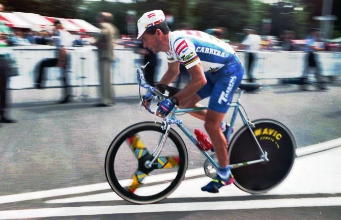 Oh, how times have changed. Top Tour de France riders now wouldn't even consider running their aero bars as high as Stephen Roche did in 1992.