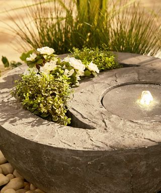 dual water feature and planter from von haus