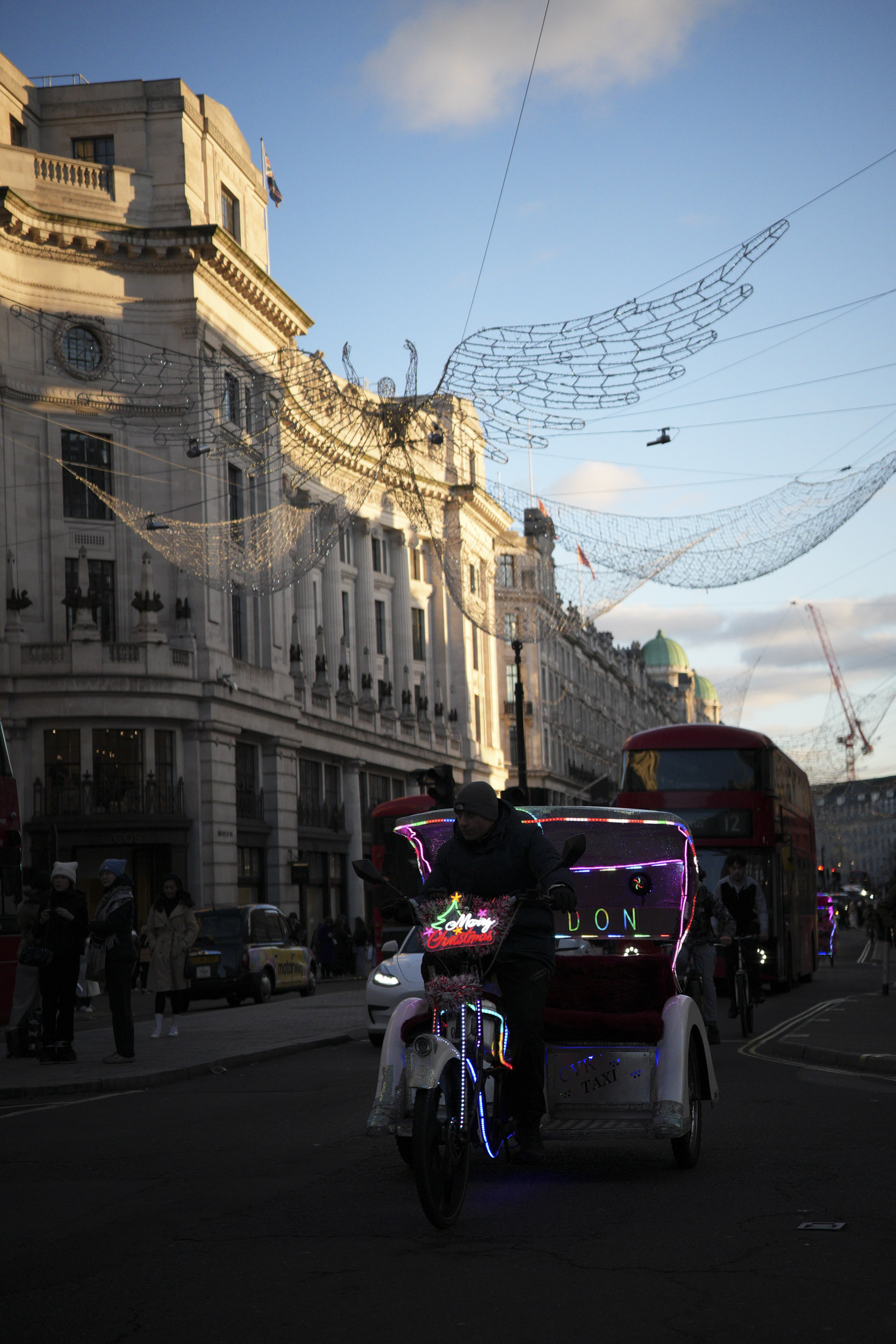 A test shot taken with the Sigma 17-40mm f1.8 DC Art lens to show its handling of buildings and backlighting in London