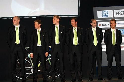 Eyes right for the green tie guard