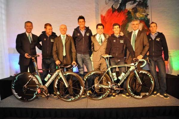 Team Vacansoleil with its 2012 Bianchi bikes