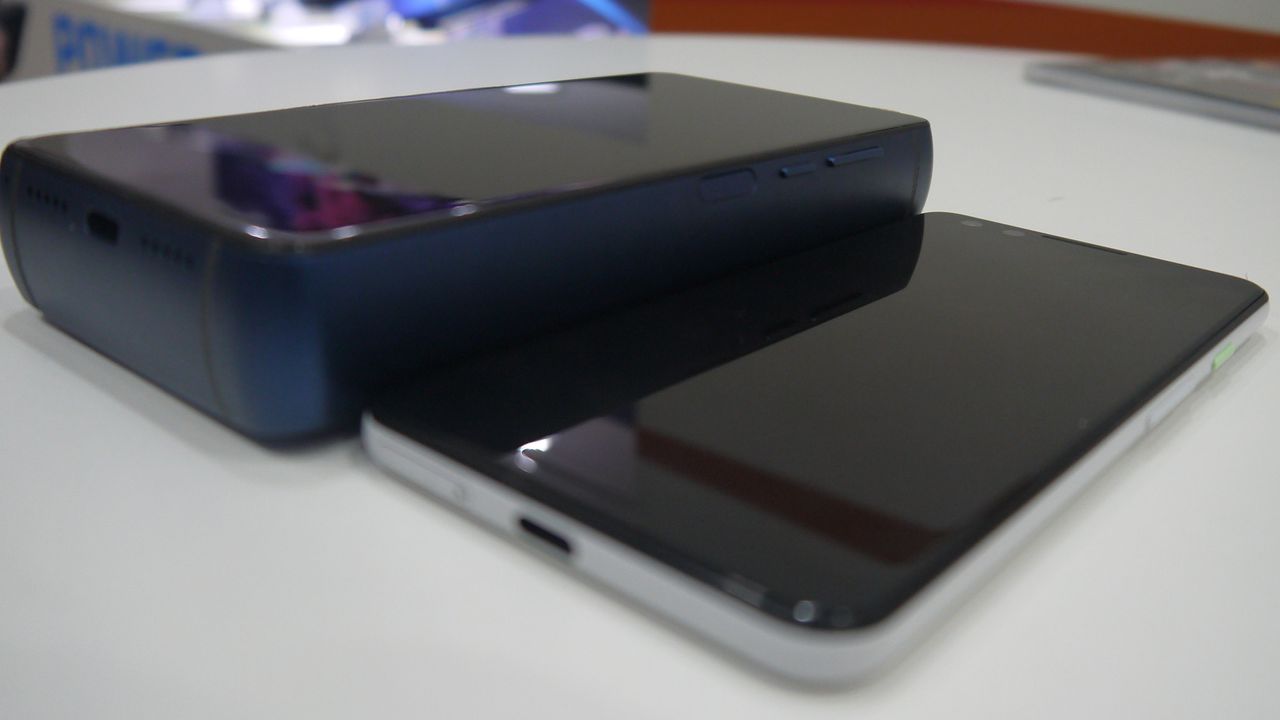 The device compared to a Pixel 3. Image credit: TechRadar