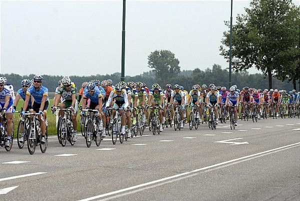 The peloton enjoys dry roads for the meantime&hellip;