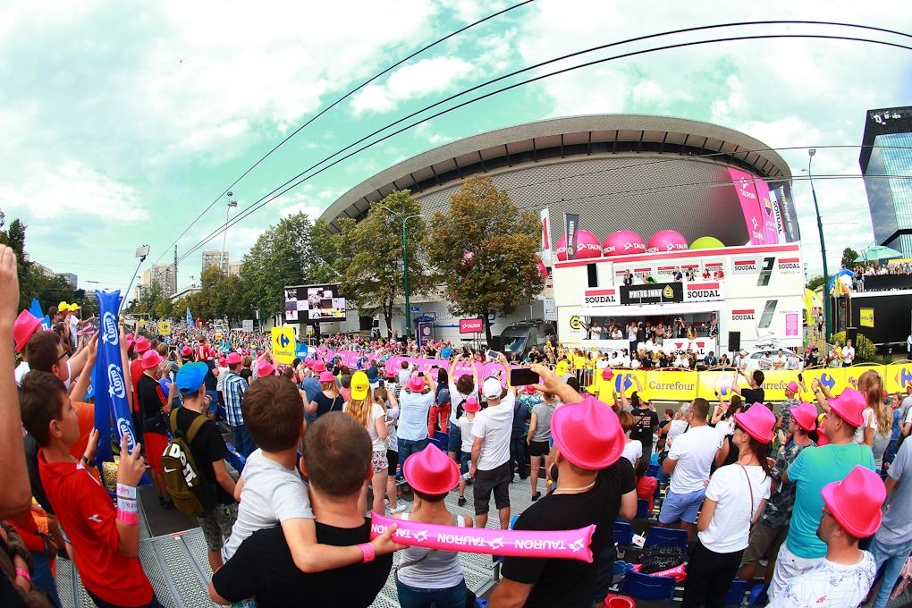 Fans wait for the finish of stage 2 at Tour de Pologne