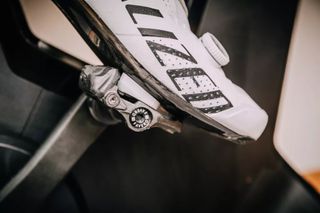 Specialized road shoes clipped into Favero Assiomas which are among the best power meter pedals
