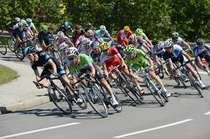The peloton all together heading to the finish of stage 2