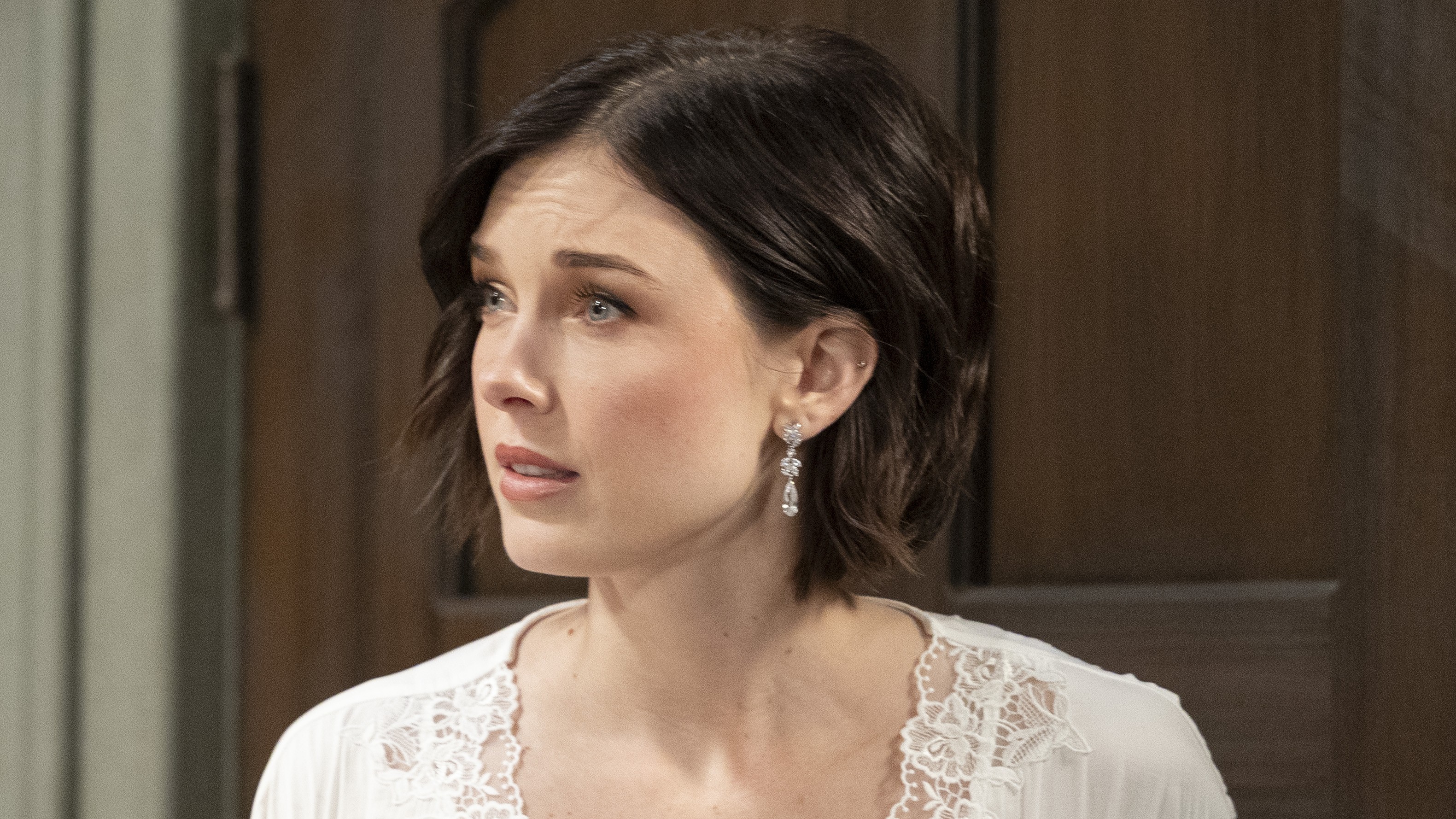 Katelyn MacMullen as Willow on her wedding day upset in General Hospital 
