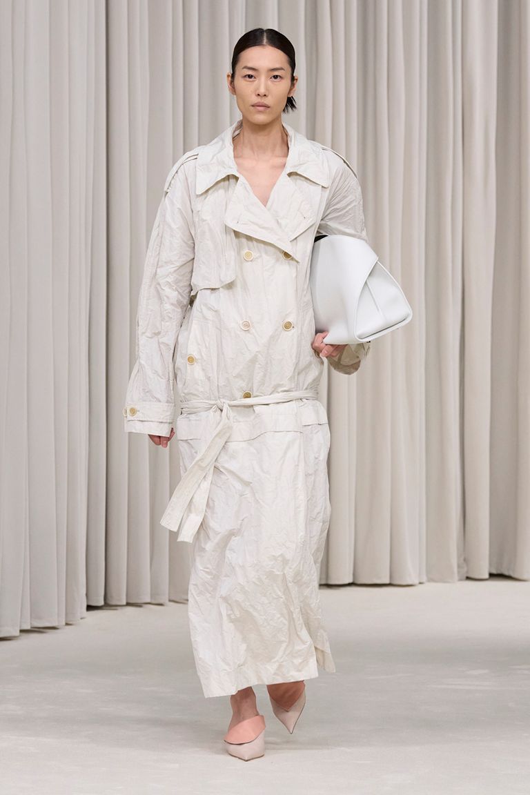 Everything to Know About the Soft Power Trend for 2025 | Who What Wear