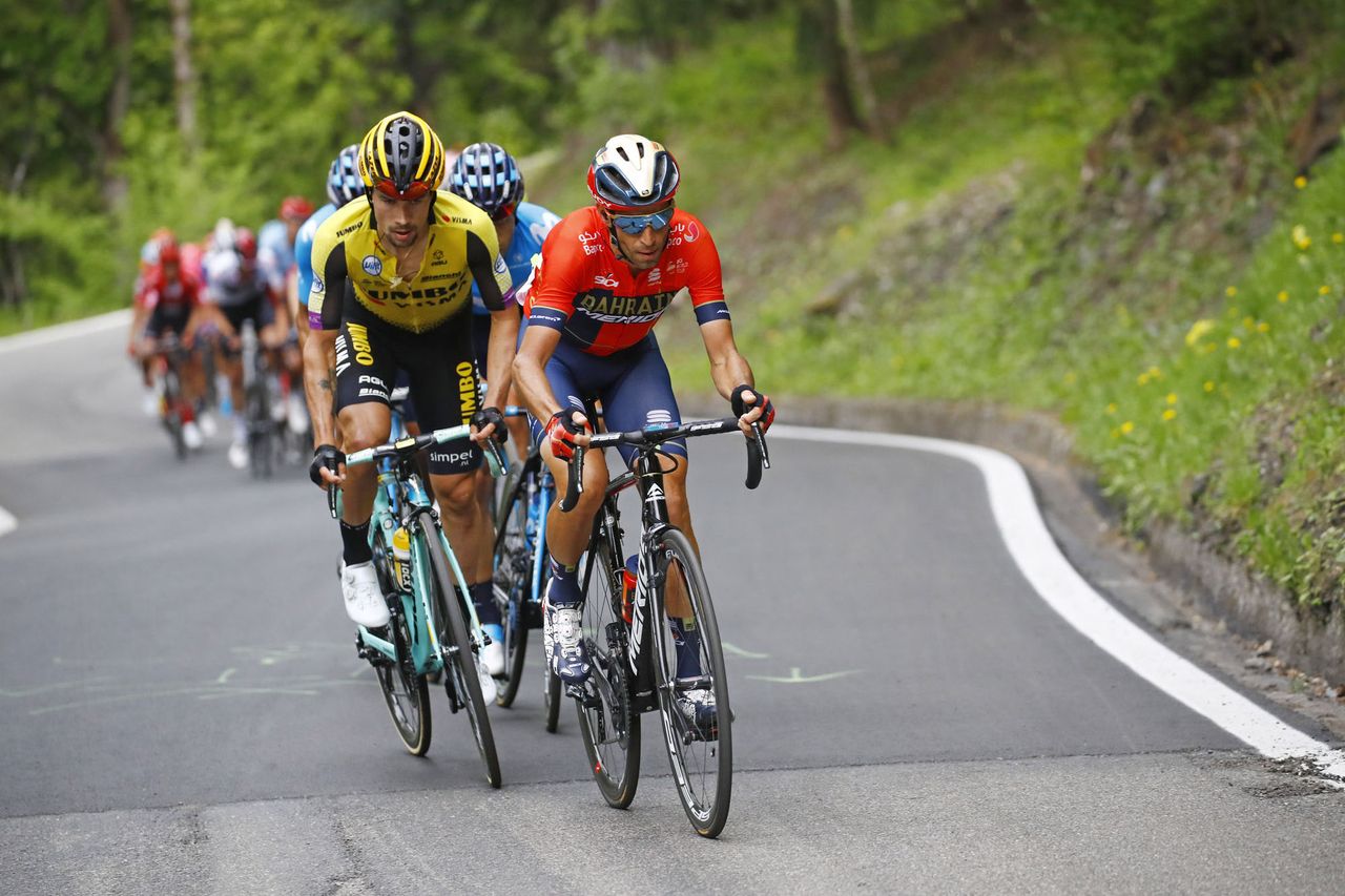 Vincenzo Nibali (Bahrain Merida) leads the GC group