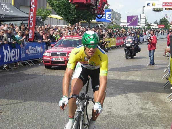 Thor Hushovd crossed the line with a large deficit, losing the yellow by minutes.