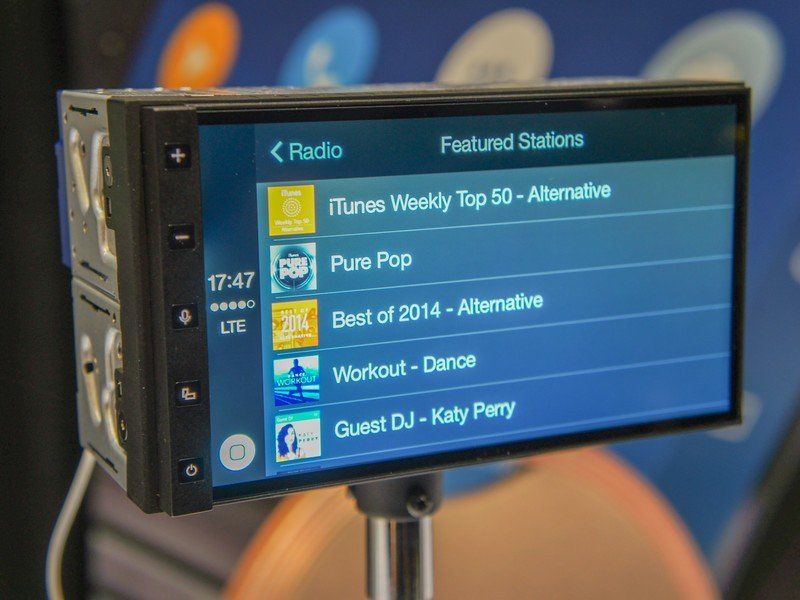 Parrot RNB6 CarPlay Radio