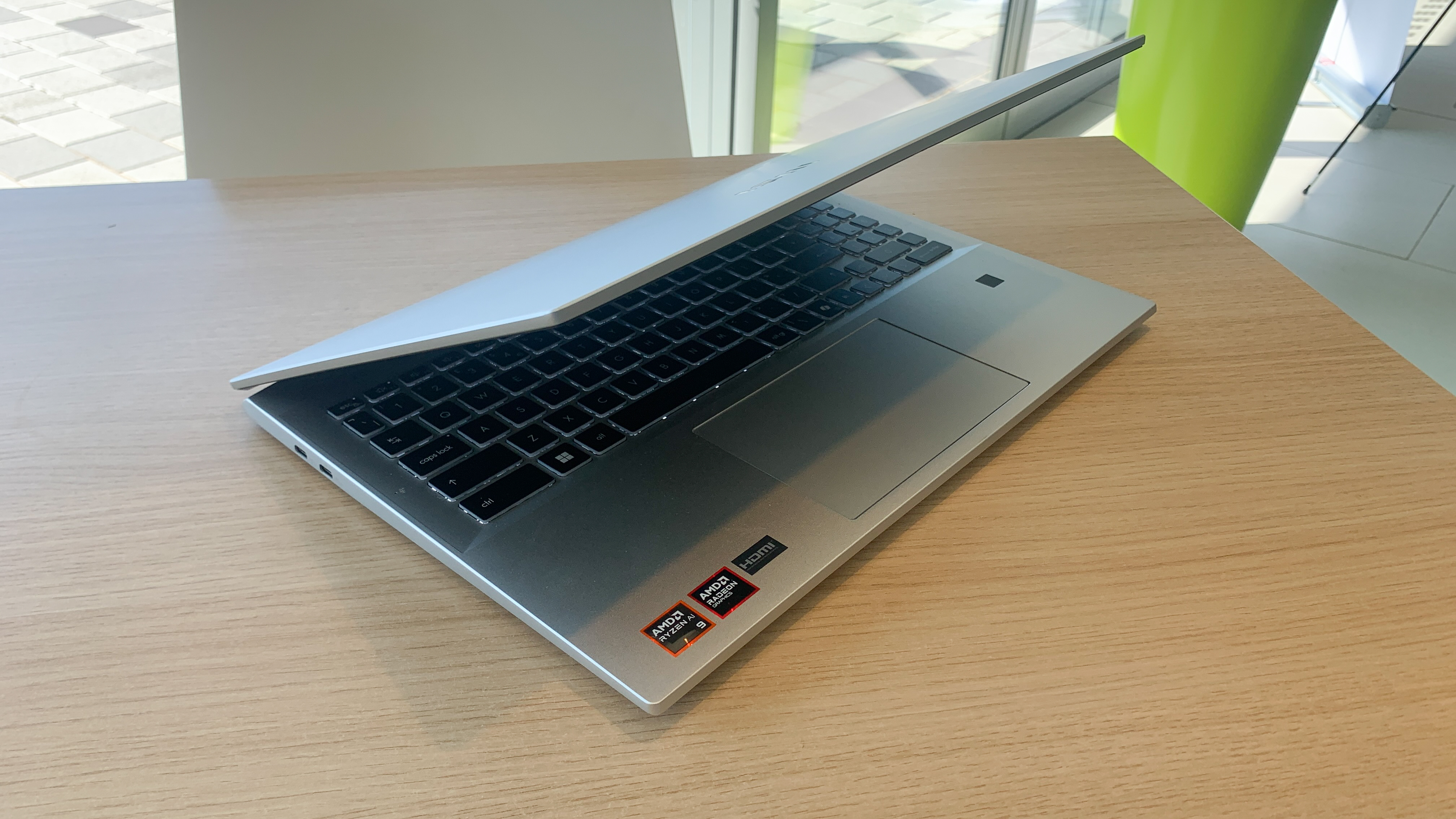 MSI Prestige A16 AI+