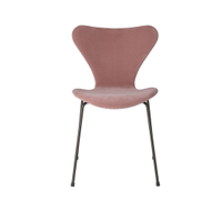 Series 7 Chair Upholstered Blush Pink Velvet by Fritz Hansen| 10% off with code BLACK10